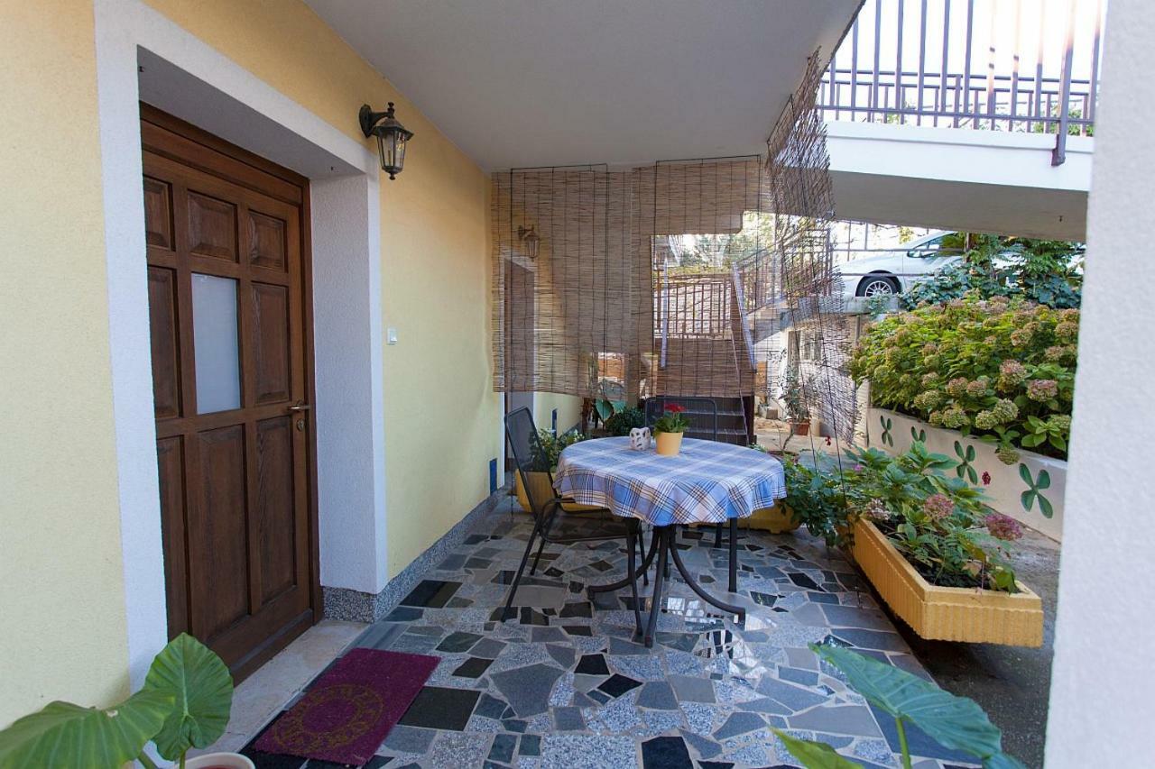 Apartments Topic & Krk Central Location Крк Экстерьер фото